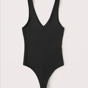 Seamless V neck black bodysuit